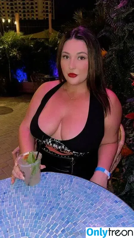 KayMilky nude photo #0058 (KayMilfyBaby / kaymilkybby)