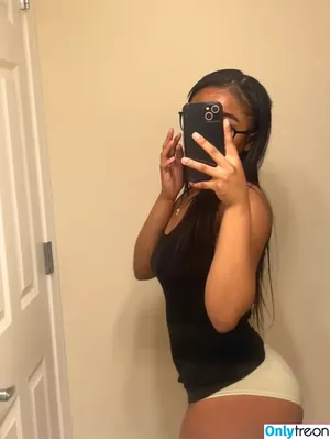 Kayyoniii nude photo #0002