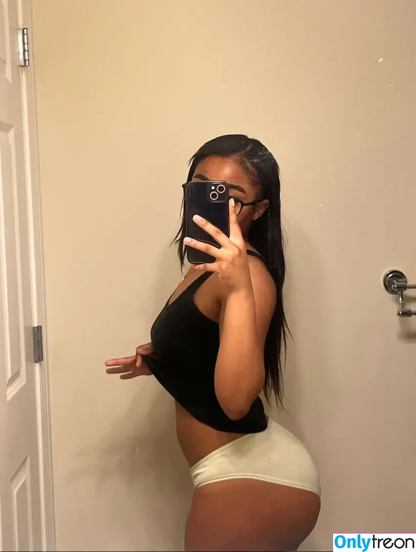 Kayyoniii nude photo #0003 (Kayyoniii)