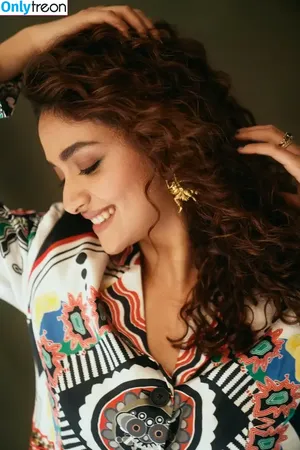 Keerthy Suresh / keerthysureshofficial nude photo #0080