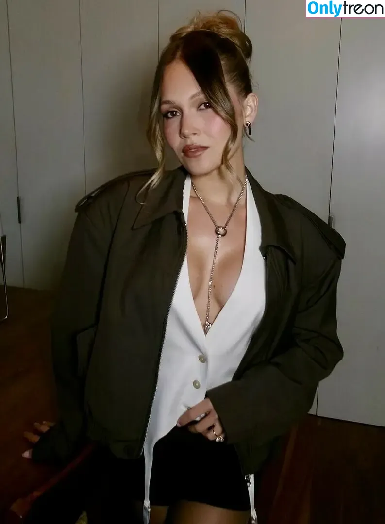 Kelli Berglund nude photo #0279 (kelliberglund)