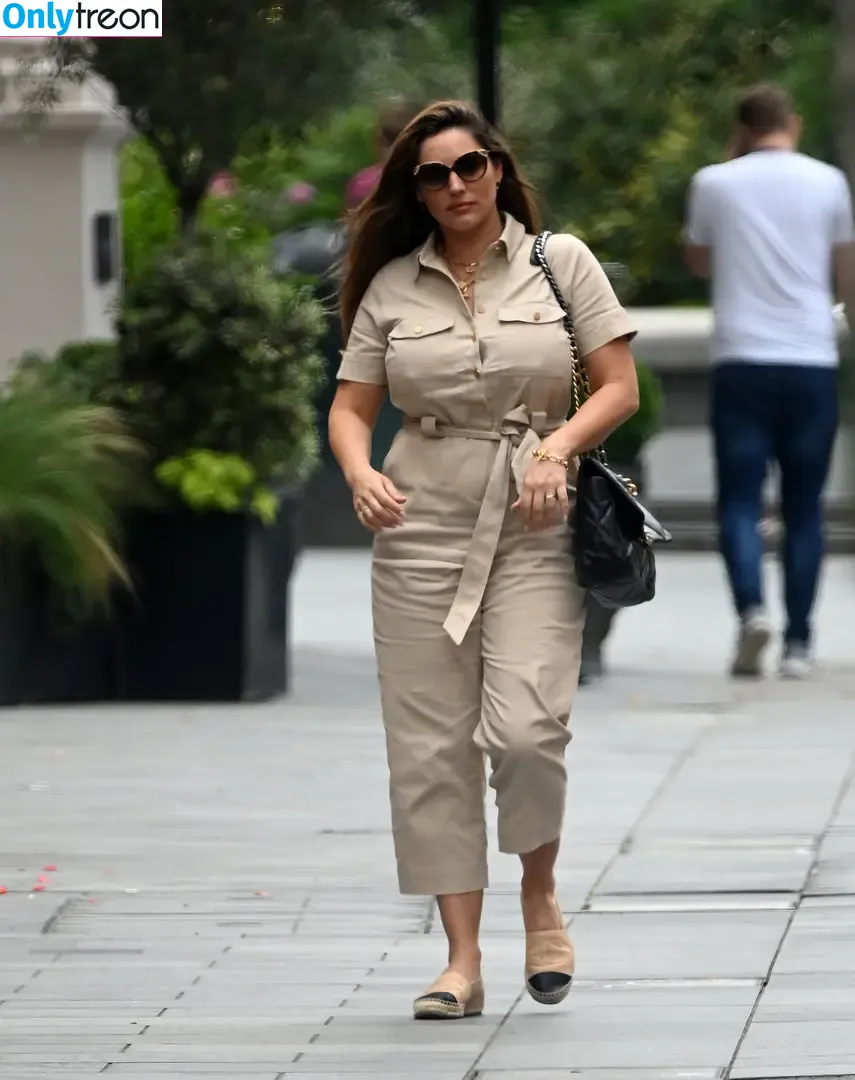 Kelly Brook nude photo #0189 (IAMKELLYBROOK / iamkb)