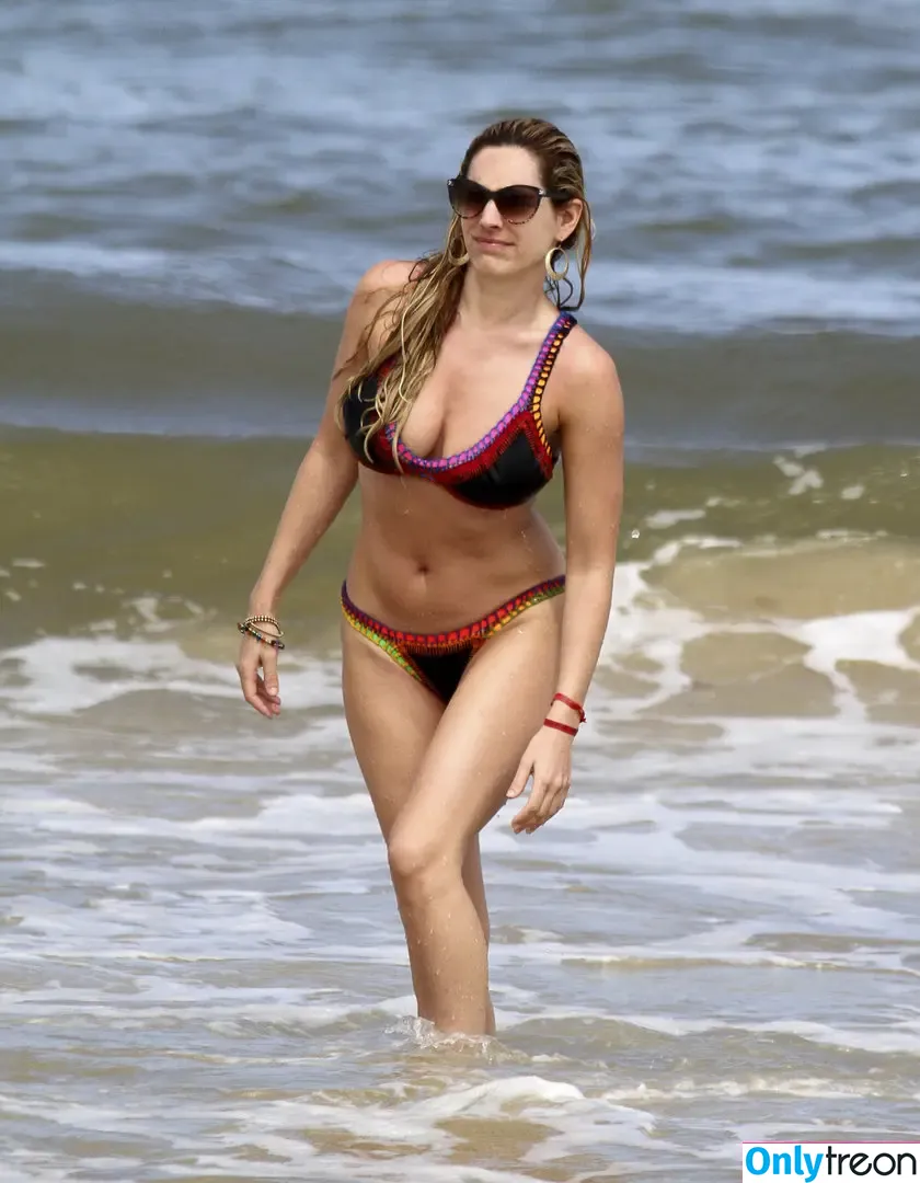 Kelly Brook nude photo #0203 (IAMKELLYBROOK / iamkb)