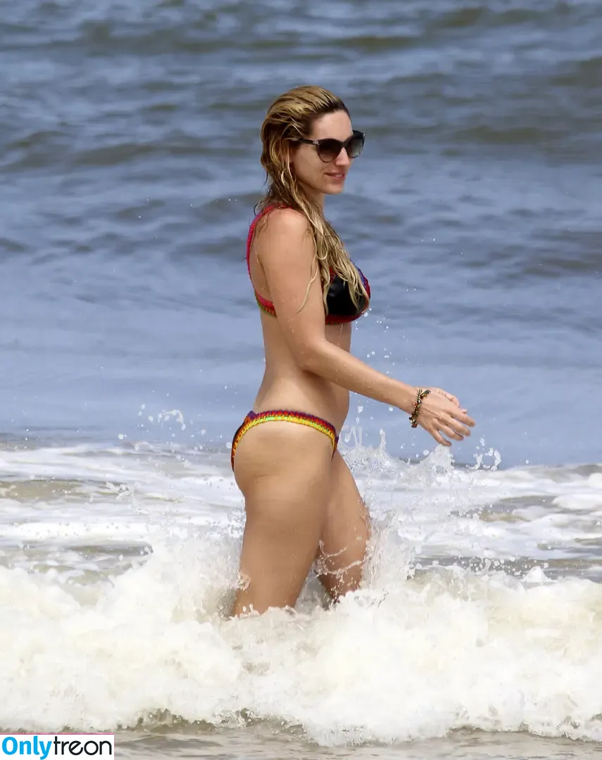 Kelly Brook nude photo #0208 (IAMKELLYBROOK / iamkb)