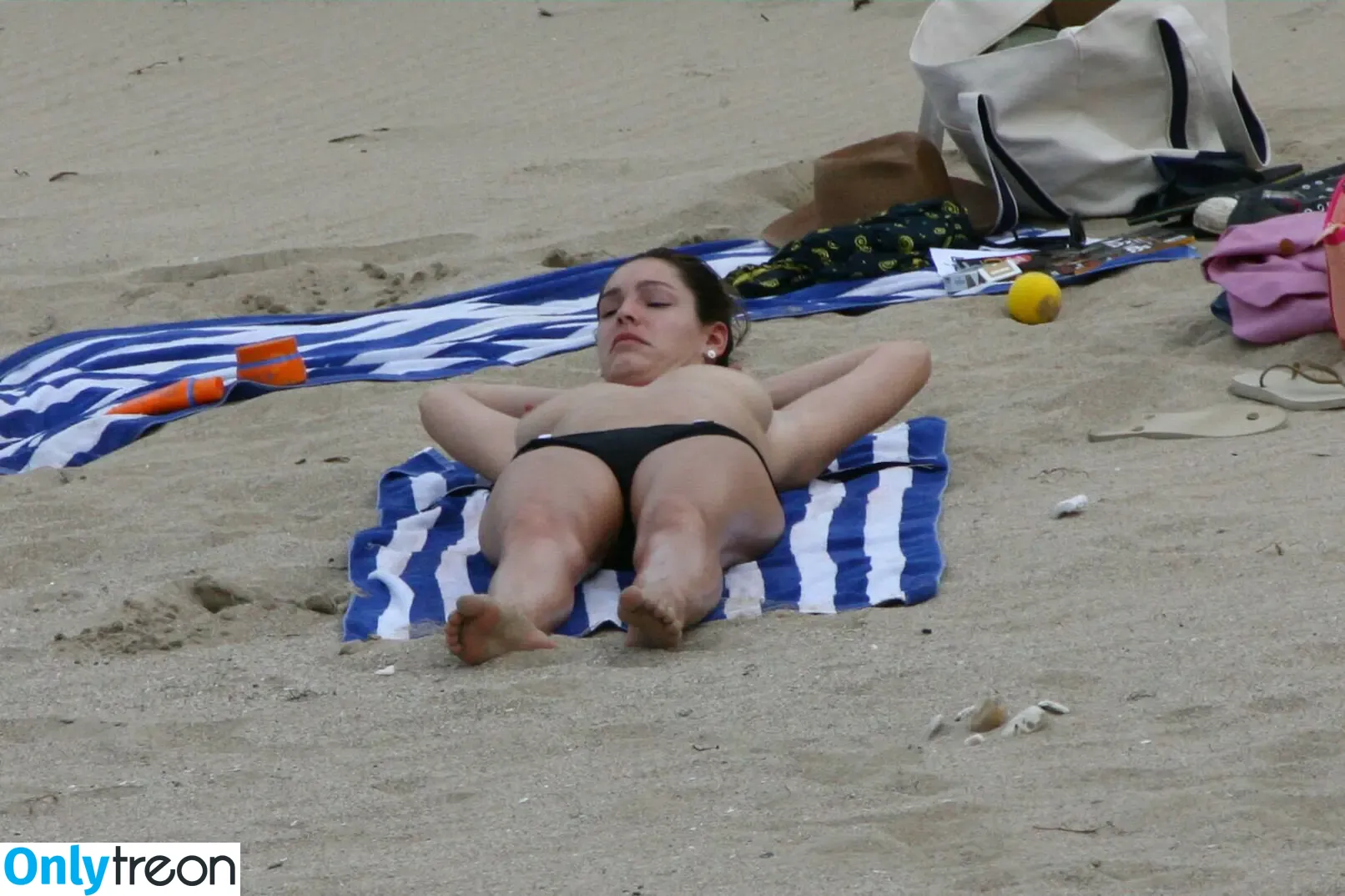 Kelly Brook nude photo #0384 (IAMKELLYBROOK / iamkb)