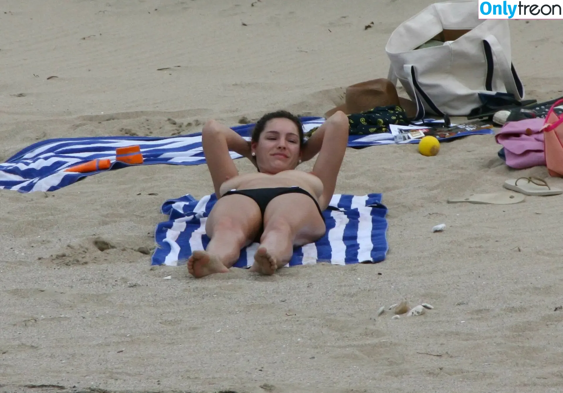 Kelly Brook nude photo #0390 (IAMKELLYBROOK / iamkb)