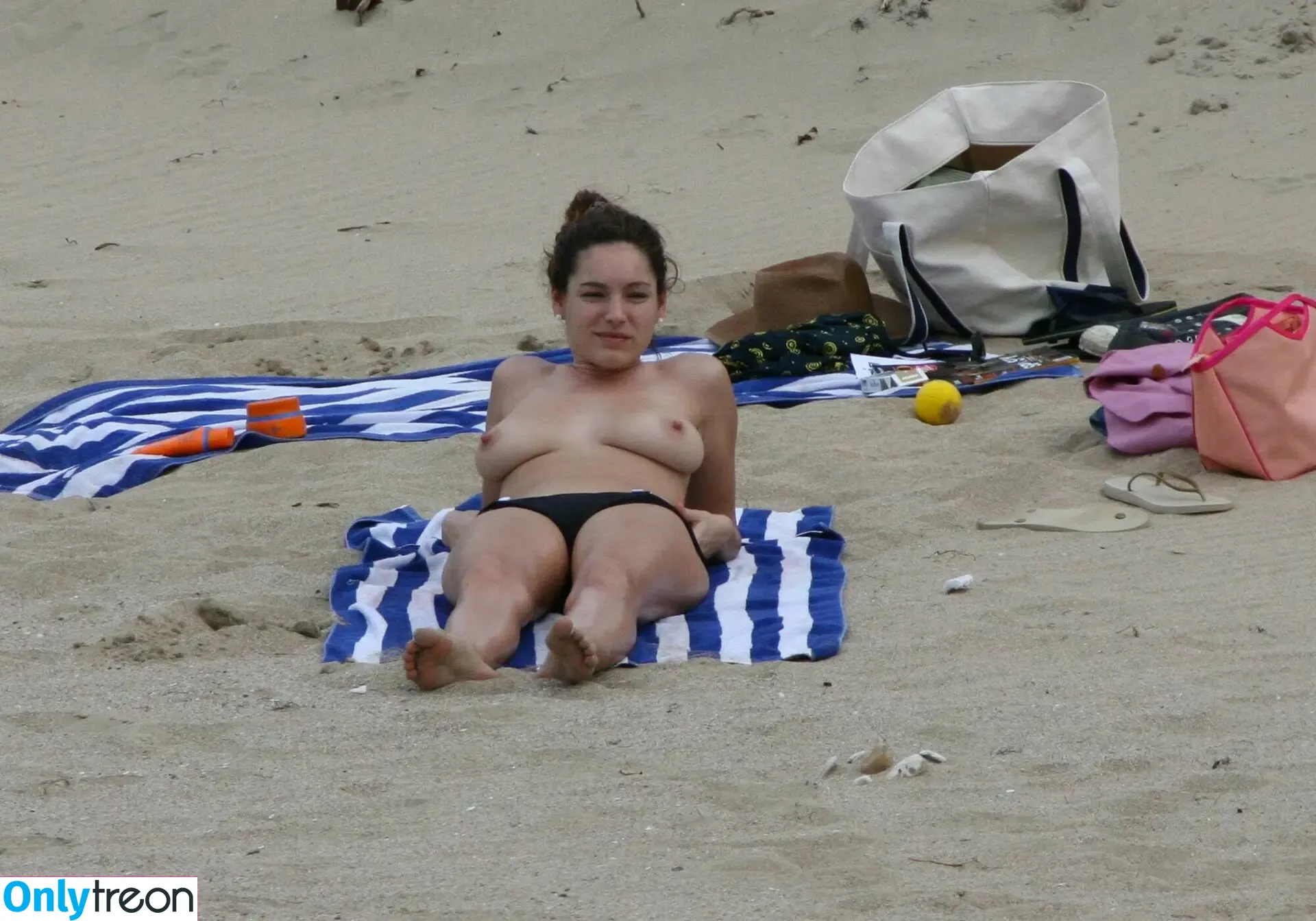 Kelly Brook nude photo #0393 (IAMKELLYBROOK / iamkb)