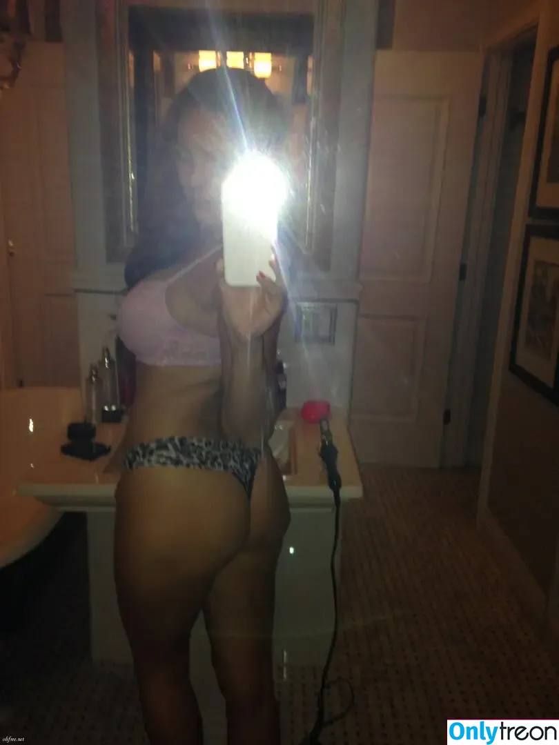 Kelly Brook nude photo #0576 (IAMKELLYBROOK / iamkb)