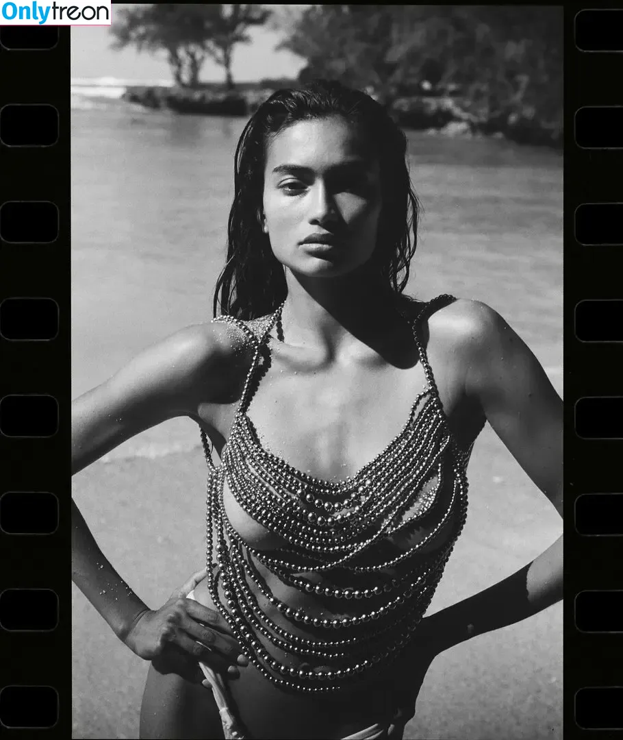Kelly Gale nude photo #1192 (kellybellyboom / kellygale)
