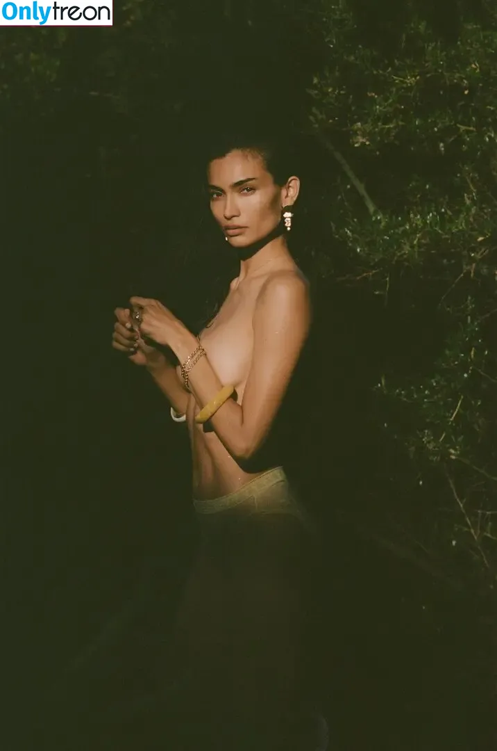 Kelly Gale nude photo #1220 (kellybellyboom / kellygale)