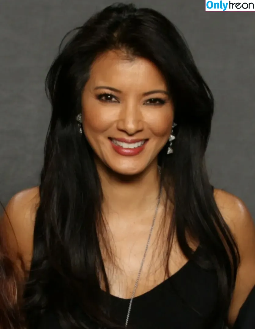 Kelly Hu nude photo #0379 (33edge / kellyhu)
