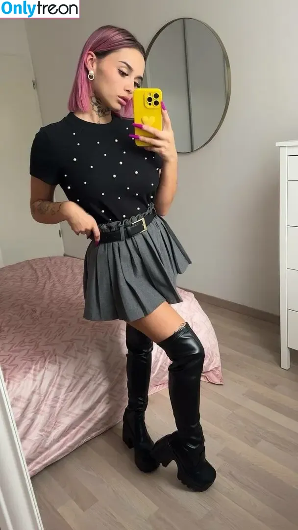 Kelly_kwlc nude photo #0003 (_petite_tagada / kelly_wlc / kellywlc / vivi_kelly)