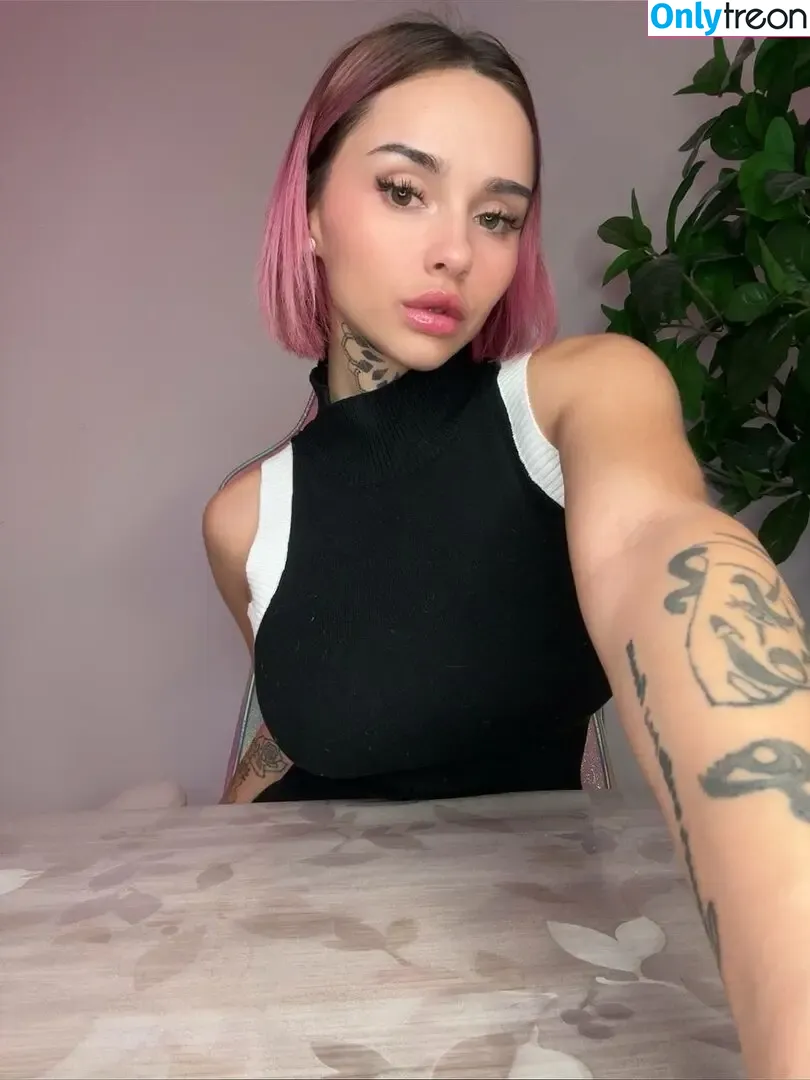 Kelly_kwlc nude photo #0004 (_petite_tagada / kelly_wlc / kellywlc / vivi_kelly)