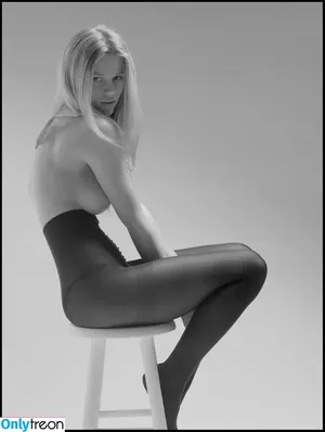 Kelly Rohrbach / kellyrohrbach nude photo #0277