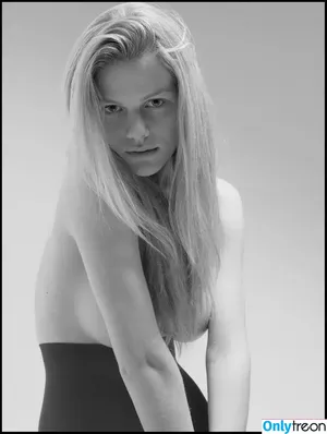 Kelly Rohrbach / kellyrohrbach nude photo #0278