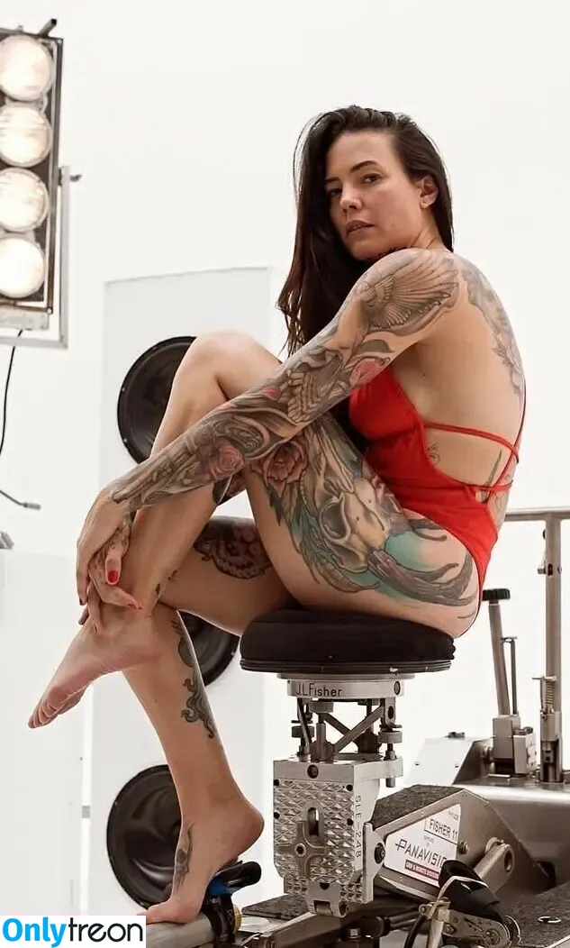 Kelly Winstanley nude photo #0027 (prettyfitanddeadly)