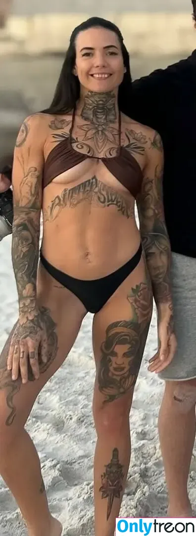 Kelly Winstanley nude photo #0042 (prettyfitanddeadly)