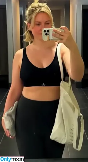 KellyMissesvlog / ajandkelz nude photo #0567