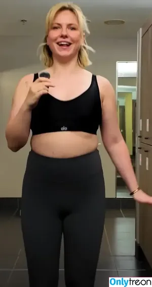 KellyMissesvlog / ajandkelz nude photo #0586