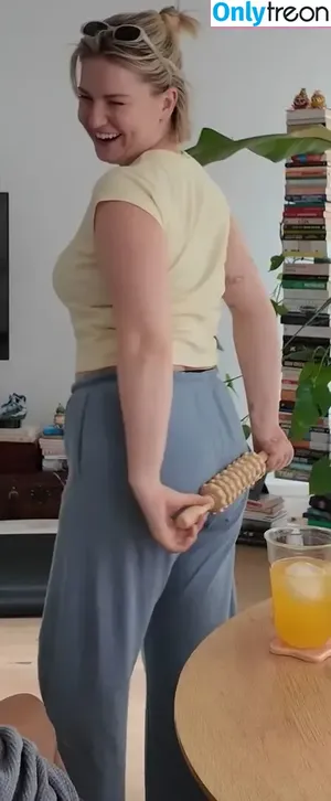 KellyMissesvlog / ajandkelz nude photo #0600