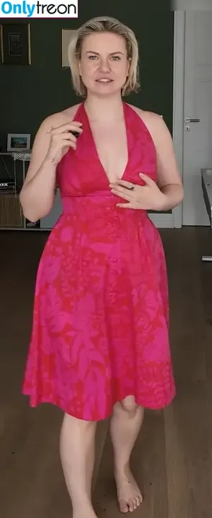 KellyMissesvlog / ajandkelz nude photo #0605