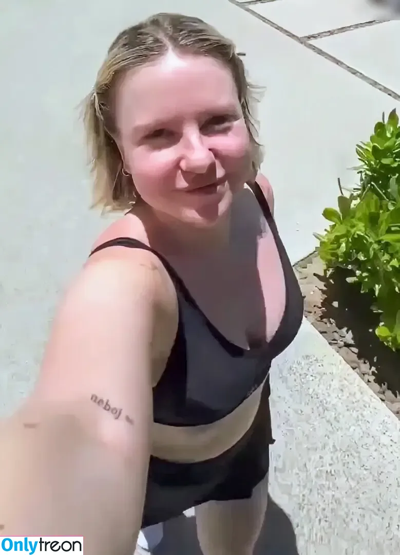 KellyMissesvlog nude photo #0557 (ajandkelz)