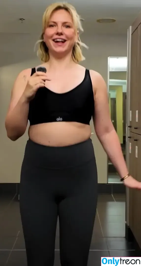 KellyMissesvlog nude photo #0586 (ajandkelz)