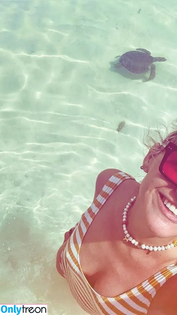 Kelsea Ballerini nude photo #0116 (kelseaballerini)