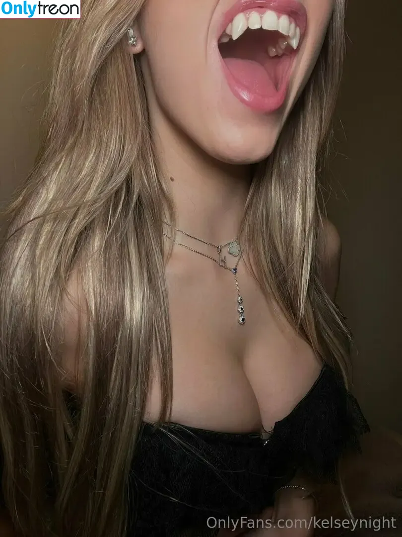 Kelsey Night nude photo #0017 (jeweledgreen / kelseynight / kelseynightxo)