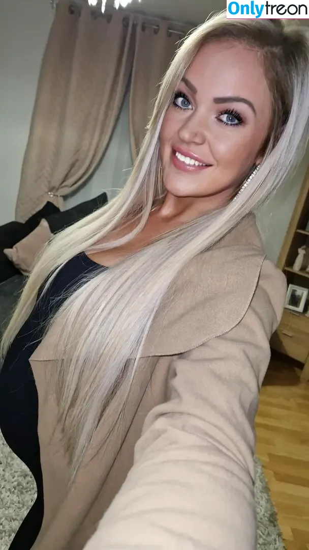 Kelsy A nude photo #0019 (kelsykarter / kelsysof)