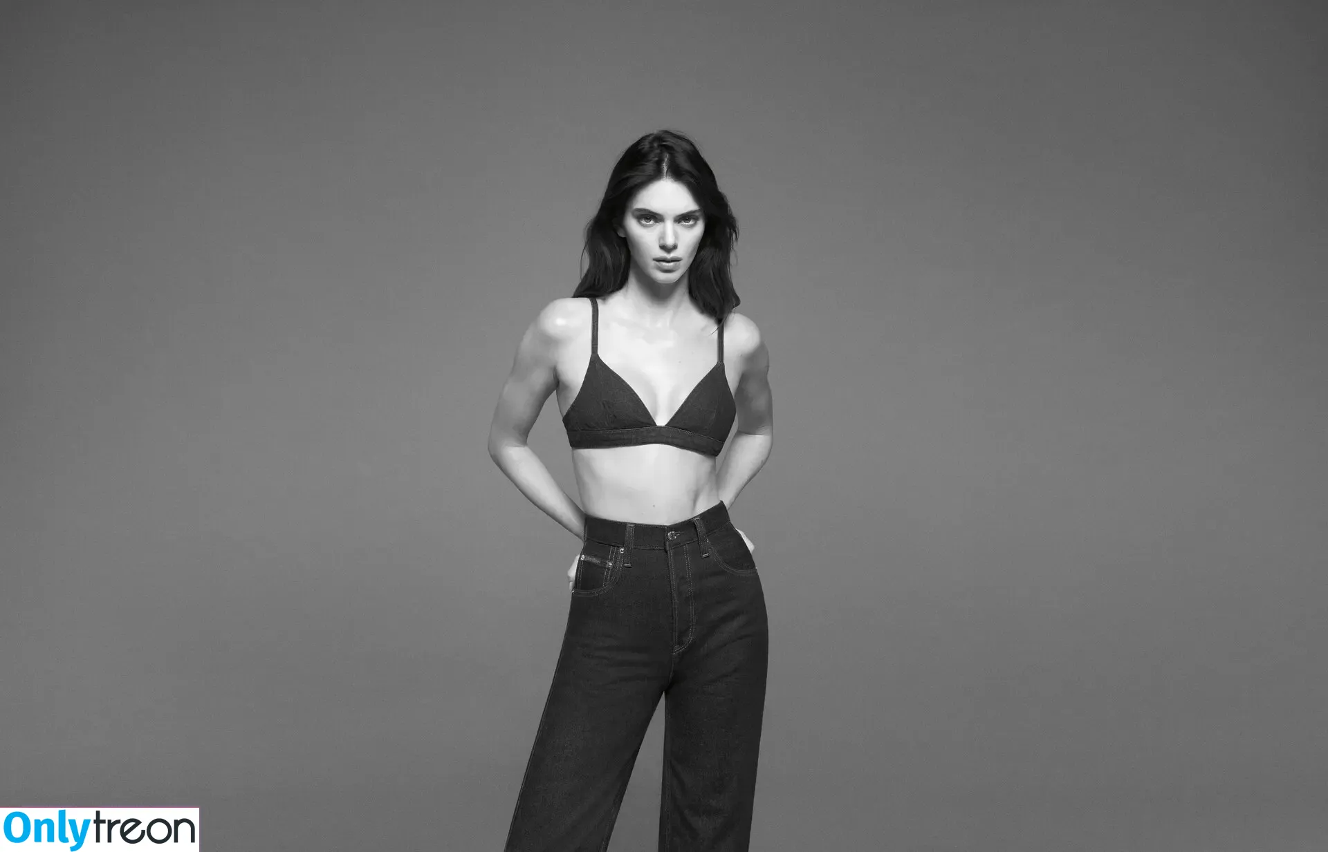 Kendall Jenner nude photo #1643 (KendallJenner)