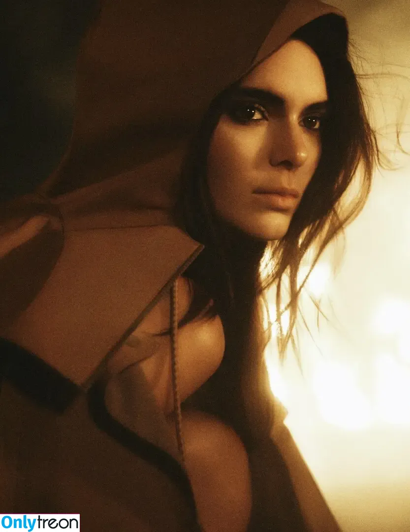 Kendall Jenner nude photo #1651 (KendallJenner)