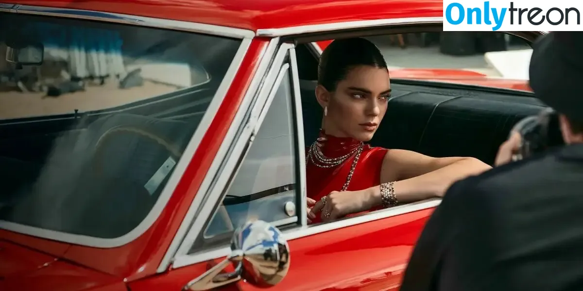 Kendall Jenner nude photo #1659 (KendallJenner)