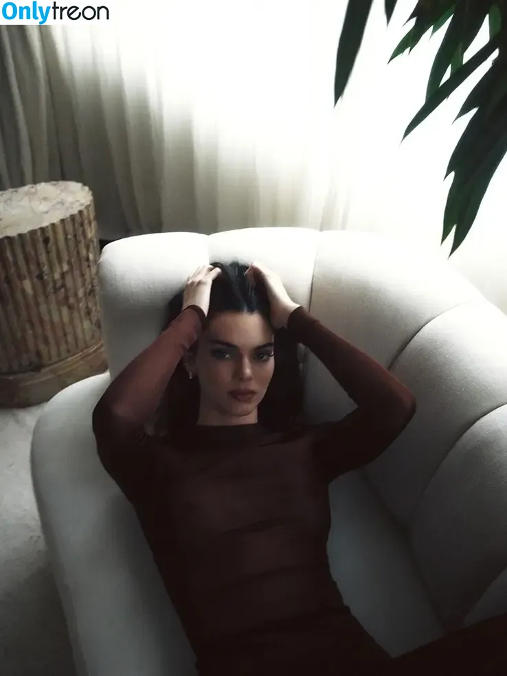 Kendall Jenner nude photo #1685 (KendallJenner)