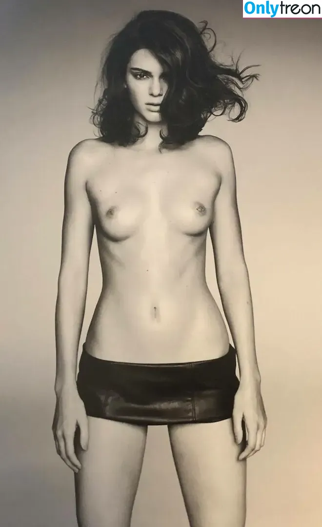 Kendall Jenner nude photo #1790 (KendallJenner)