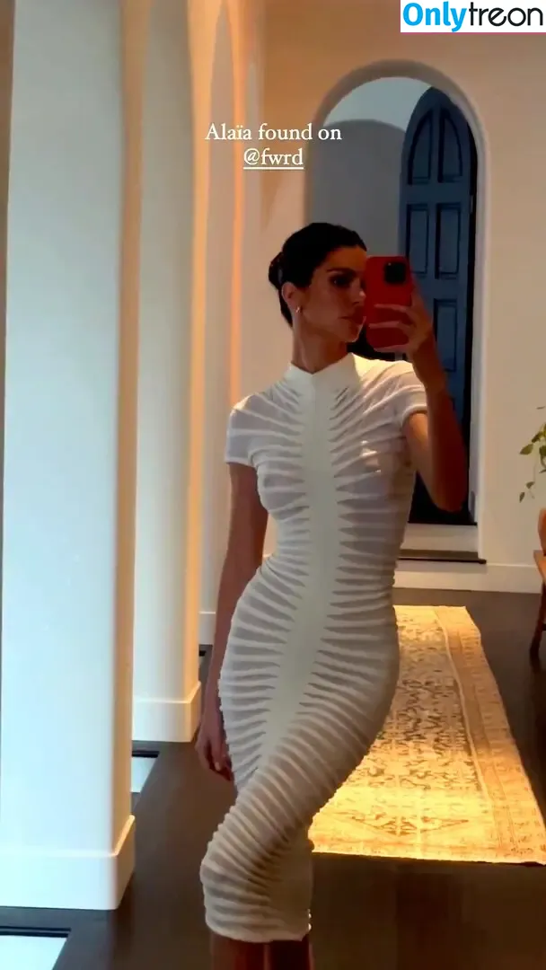 Kendall Jenner nude photo #1811 (KendallJenner)