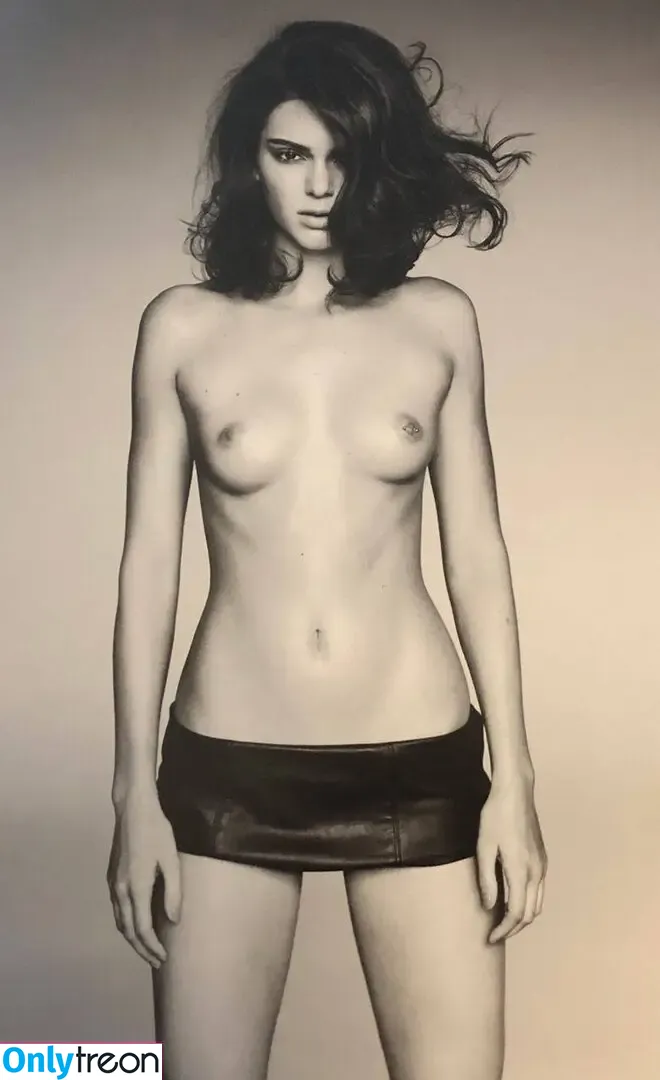 Kendall Jenner nude photo #1820 (KendallJenner)