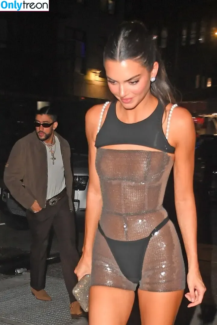 Kendall Jenner nude photo #1882 (KendallJenner)