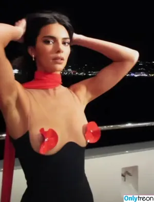 Kendall Jenner / KendallJenner nude photo #2006