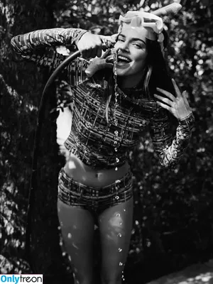 Kendall Jenner / KendallJenner nude photo #2081
