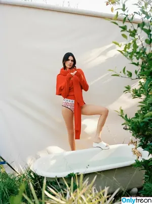 Kendall Jenner / KendallJenner nude photo #2083