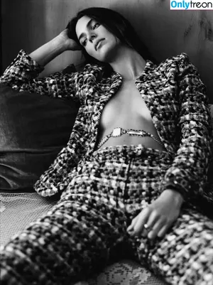Kendall Jenner / KendallJenner nude photo #2090