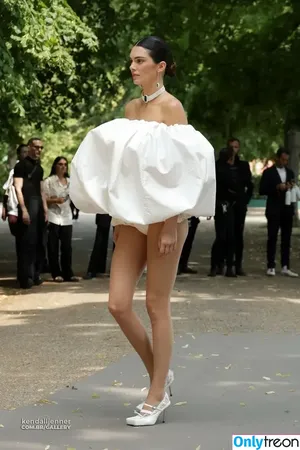 Kendall Jenner / KendallJenner nude photo #2098