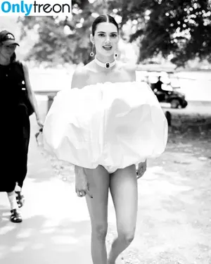Kendall Jenner / KendallJenner nude photo #2131
