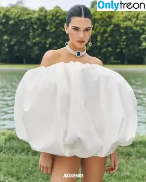 Kendall Jenner / KendallJenner nude photo #2141