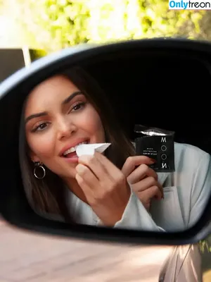 Kendall Jenner / KendallJenner nude photo #2153