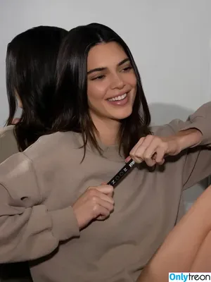 Kendall Jenner / KendallJenner nude photo #2154