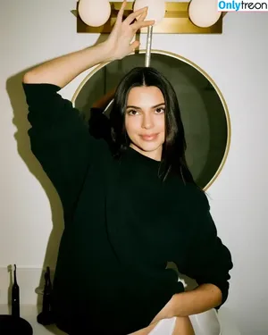 Kendall Jenner / KendallJenner nude photo #2157
