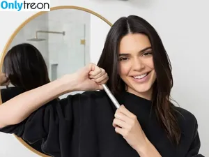 Kendall Jenner / KendallJenner nude photo #2159