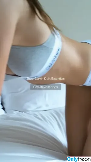 Kendall Jenner / KendallJenner nude photo #2174